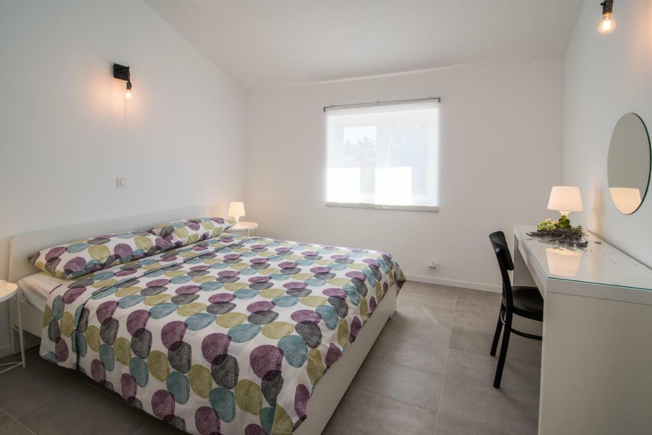 Franko & Ana Apartments Крк Экстерьер фото